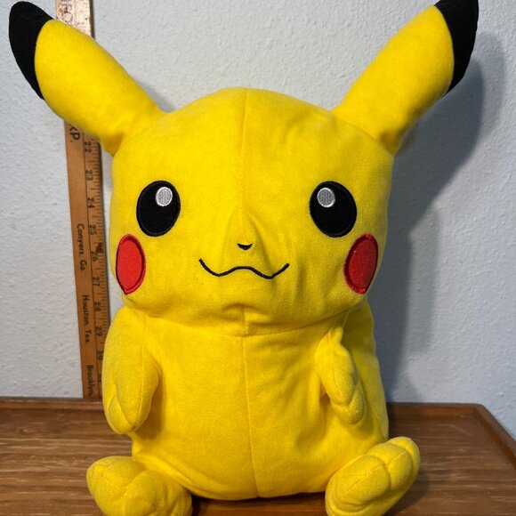 Pokemon Vintage (2013) Pikachu 14 Inch Plush Toy - Picture 1 of 10